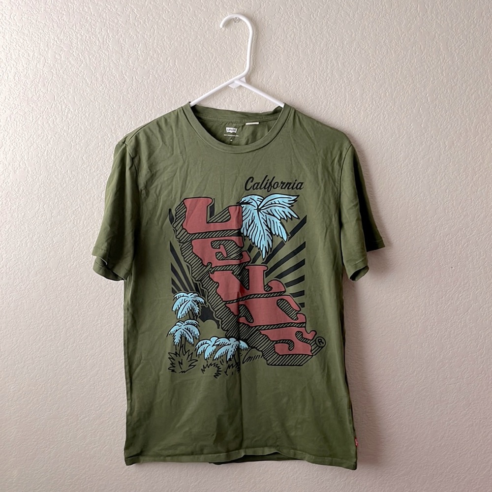 Levi’s Graphic Tee